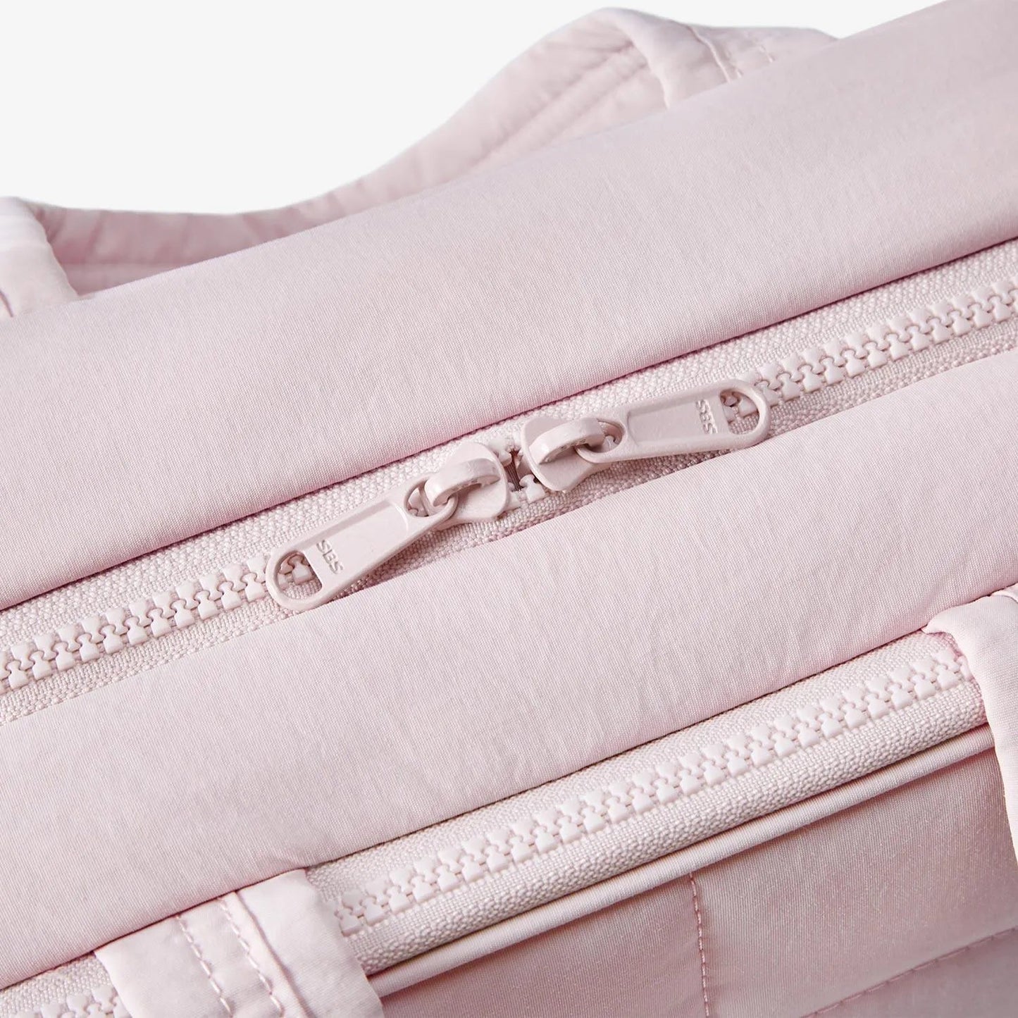 VoyageCase™ – Slim & compact, always at hand